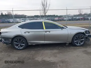 2018 Lexus LS with VIN JTHC51FFXJ5002387, listed as a IAAI auction lot 41178208 with 56,142 mi miles. Bid and sale history available at carsss.com. Image 13.