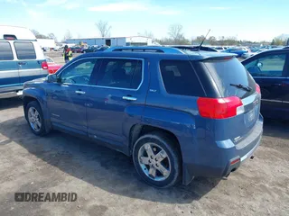 2012 GMC Terrain SLT-2 z VIN 2GKFLXE52C6120428, wystawiony jako IAAI lot #39259100 z przebiegiem 195 295 mil mil oraz . Historia ofert i sprzedaży dostępna na DreamBid. Obrazek 3.