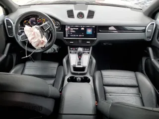2020 Porsche Cayenne z VIN WP1AA2AY7LDA05290, wystawiony jako Copart lot #58533945 z przebiegiem 70 155 mil mil oraz Szkoda całkowita • Salvage title. Historia ofert i sprzedaży dostępna na DreamBid. Obrazek 8.