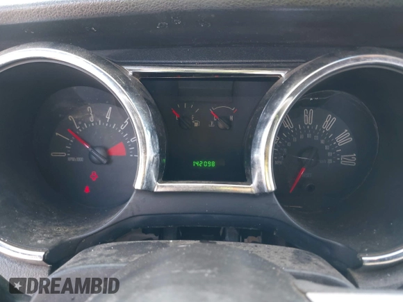 2006 Ford Mustang Standard с VIN 1ZVFT84N465102562, выставлен на аукционе IAAI как лот 42453410 с пробегом 142 098 миль миль и . История ставок и продаж доступна на DreamBid. Изображение 7.