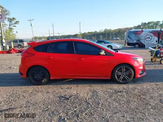 2015 Ford Focus ST with VIN 1FADP3L98FL207998, listed as a IAAI auction lot 41880849 with 203,571 mi miles. Bid and sale history available at carsss.com. Image 14.