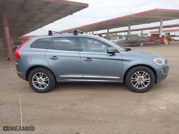 2016 Volvo XC60 T5 Platinum with VIN YV4612RM7G2807796, listed as a IAAI auction lot 41920432 with 139,003 mi miles. Bid and sale history available at carsss.com. Image 12.