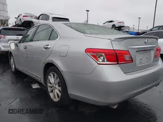 2012 Lexus ES 330 z VIN JTHBK1EG3C2489189, wystawiony jako IAAI lot #42174140 z przebiegiem 112 394 mil mil oraz . Historia ofert i sprzedaży dostępna na DreamBid. Obrazek 6.