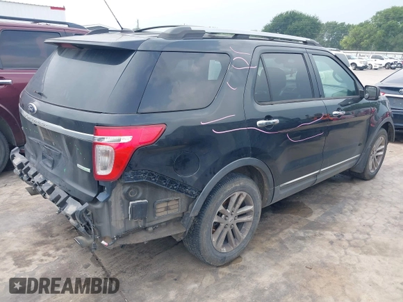 2013 Ford Explorer XLT z VIN 1FM5K7D90DGA55381, wystawiony jako IAAI lot #42194078 z przebiegiem 200 714 mil mil oraz . Historia ofert i sprzedaży dostępna na DreamBid. Obrazek 4.