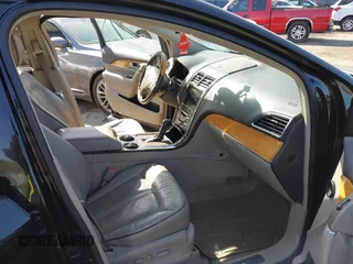 2013 Lincoln MKX with VIN 2LMDJ6JK9DBL47557, listed as a IAAI auction lot 41922605 with 246,964 mi miles. Bid and sale history available at carsss.com. Image 5.