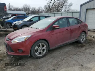 2013 Ford Focus SE z VIN 1FADP3F21DL163709, wystawiony jako Copart lot #45659485 z przebiegiem 94 077 mil mil oraz Szkody całkowita. Historia ofert i sprzedaży dostępna na DreamBid. Obrazek 1.