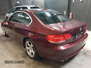 2009 BMW 3 Series 328i xDrive z VIN WBAWC33539PC87767, wystawiony jako IAAI lot #41988576 z przebiegiem 122 842 mil mil oraz . Historia ofert i sprzedaży dostępna na DreamBid. Obrazek 3.