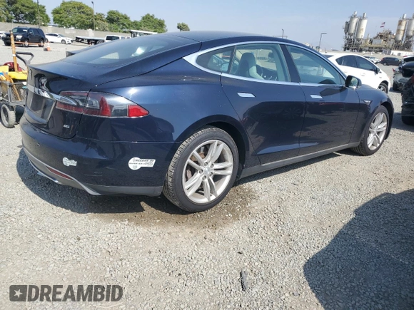 2014 Tesla Model S 60 z VIN 5YJSA1H17EFP33261, wystawiony jako Copart lot #58804465 z przebiegiem 147 583 mil mil oraz Czysty tytuł • Clean title. Historia ofert i sprzedaży dostępna na DreamBid. Obrazek 4.
