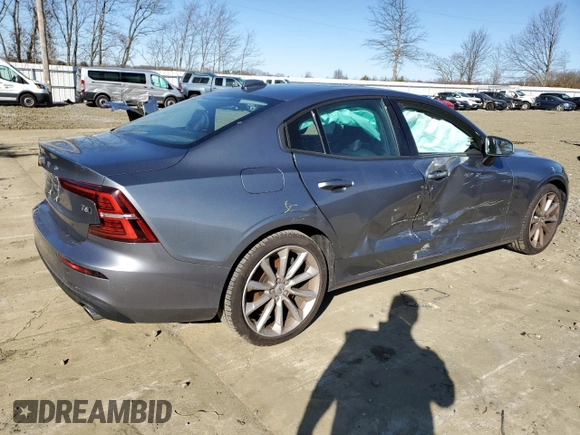 2019 Volvo S60 Momentum with VIN 7JRA22TK8KG015087, listed as a Copart auction lot 40616913 with 25,728 mi miles. Bid and sale history available at carsss.com. Image 3.