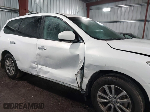 2014 Nissan Pathfinder SL with VIN 5N1AR2MM9EC600035, listed as a IAAI auction lot 42353692 with 134,323 mi miles and . Bid and sale history available at DreamBid. Image 6.