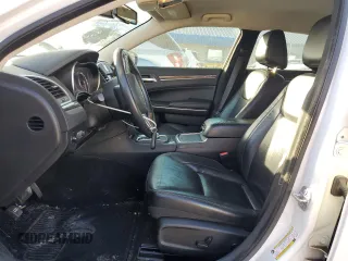 2019 Chrysler 300 Touring with VIN 2C3CCAAG4KH755497, listed as a Copart auction lot 85038514 with 82,453 mi miles and Salvage Title. Bid and sale history available at carsss.com. Image 7.