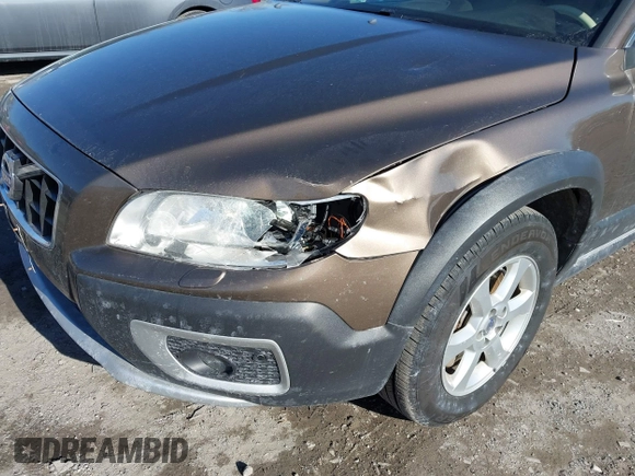 2013 Volvo XC70 3.2L with VIN YV4952BZ6D1154242, listed as a IAAI auction lot 41370020 with 190,784 mi miles and . Bid and sale history available at DreamBid. Image 6.