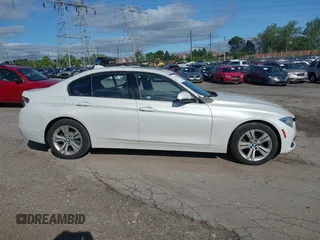 2016 BMW 3 Series 328i xDrive z VIN WBA8E3G51GNU00179, wystawiony jako IAAI lot #42292023 z przebiegiem 106 513 mil mil oraz . Historia ofert i sprzedaży dostępna na DreamBid. Obrazek 14.