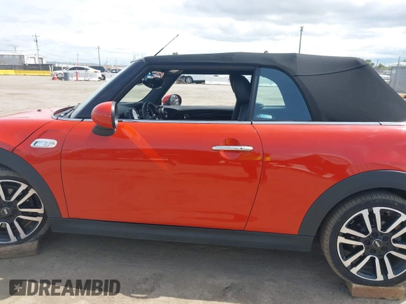 2019 MINI Convertible Cooper S with VIN WMWWG9C58K3E40700, listed as a IAAI auction lot 41985685 with 29,128 mi miles. Bid and sale history available at carsss.com. Image 14.