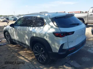 2024 Mazda CX-50 Premium z VIN 7MMVABDY3RN207237, wystawiony jako IAAI lot #41044580 z przebiegiem 3381 mil mil oraz . Historia ofert i sprzedaży dostępna na DreamBid. Obrazek 3.