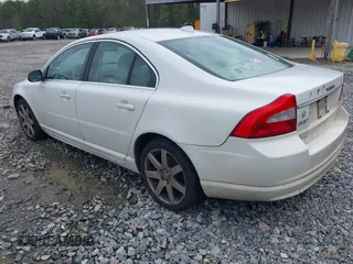 2008 Volvo S80 3.2L with VIN YV1AS982781059118, listed as a IAAI auction lot 41868957 with 185,529 mi miles. Bid and sale history available at carsss.com. Image 3.