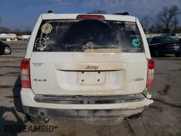 2014 Jeep Patriot Latitude with VIN 1C4NJRFB4ED892754, listed as a Copart auction lot 46517945 with 161,042 mi miles and Salvage title. Bid and sale history available at DreamBid. Image 6.