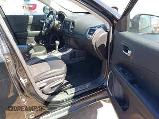 2018 Jeep Compass Latitude with VIN 3C4NJDBB6JT101024, listed as a IAAI auction lot 42061228 with 48,771 mi miles. Bid and sale history available at carsss.com. Image 5.