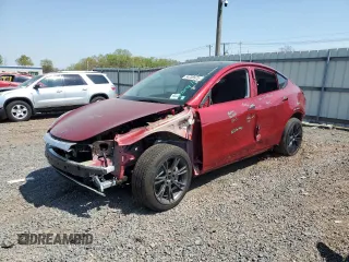 2025 Tesla Model Y Long Range z VIN 7SAYGDEE4SF260712, wystawiony jako Copart lot #54208975 z przebiegiem 1054 mil mil oraz Szkoda całkowita • Salvage title. Historia ofert i sprzedaży dostępna na DreamBid. Obrazek 1.