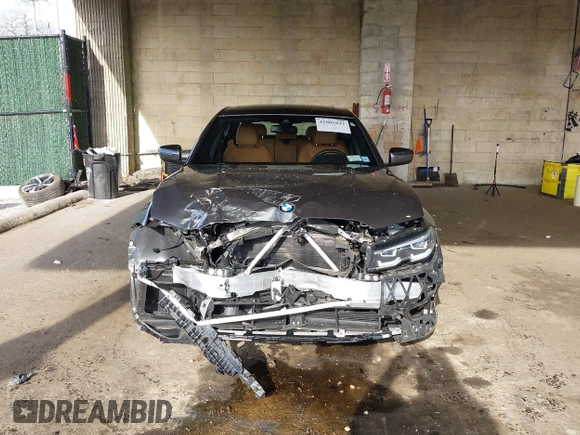 2021 BMW 3 Series 330i xDrive z VIN 3MW5R7J03M8B87133, wystawiony jako IAAI lot #42005842 z przebiegiem 28 668 mil mil oraz . Historia ofert i sprzedaży dostępna na DreamBid. Obrazek 13.