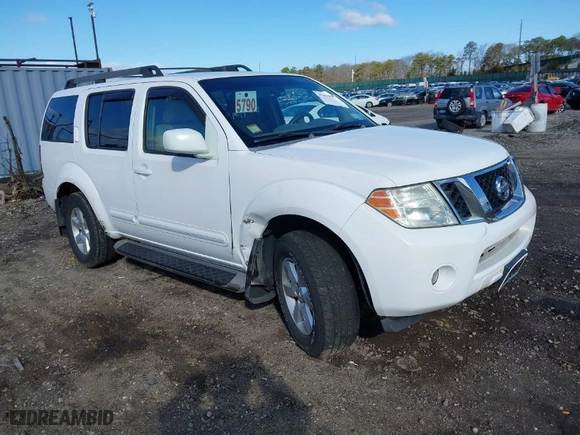 2008 Nissan Pathfinder SE with VIN 5N1AR18B48C611225, listed as a IAAI auction lot 41839514 with NaN miles. Bid and sale history available at carsss.com. Image 1.