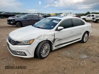 2017 Volkswagen Passat SE с VIN 1VWGT7A31HC049061, выставлен на аукционе Copart как лот 63709845 с пробегом 60 043 миль миль и Списание • Salvage title. История ставок и продаж доступна на DreamBid. Изображение 1.
