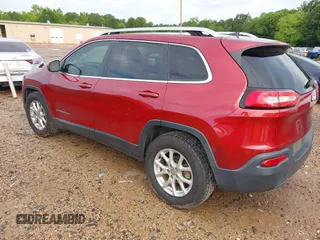 2017 Jeep Cherokee Latitude z VIN 1C4PJLCB2HW642335, wystawiony jako IAAI lot #42468776 z przebiegiem 147 126 mil mil oraz . Historia ofert i sprzedaży dostępna na DreamBid. Obrazek 3.