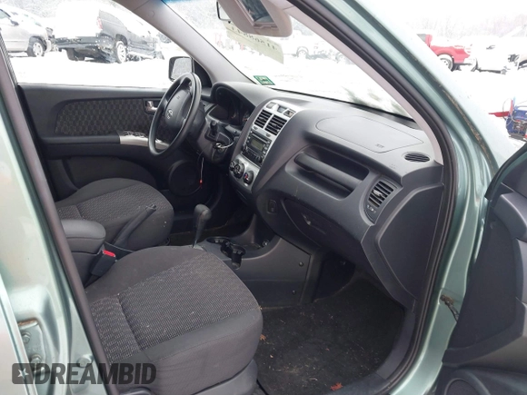 2008 Kia Sportage LX with VIN KNDJE723487467172, listed as a IAAI auction lot 41568843 with 159,786 mi miles and . Bid and sale history available at carsss.com. Image 5.