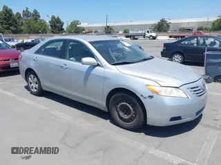 2007 Toyota Camry CE z VIN 4T1BE46K97U707297, wystawiony jako IAAI lot #42485354 z przebiegiem 133 477 mil mil oraz . Historia ofert i sprzedaży dostępna na DreamBid. Obrazek 1.