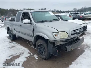 2005 Toyota Tundra SR5 with VIN 5TBBT44185S469957, listed as a IAAI auction lot 41306005 with 213,508 mi miles. Bid and sale history available at carsss.com. Image 1.