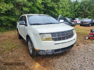 2007 Lincoln MKX z VIN 2LMDU88C77BJ25637, wystawiony jako Copart lot #61275545 z przebiegiem 164 976 mil mil oraz Czysty tytuł • Clean title. Historia ofert i sprzedaży dostępna na DreamBid. Obrazek 1.