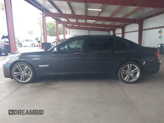 2013 BMW 7 Series 750Li с VIN WBAYE8C53DD132336, выставлен на аукционе IAAI как лот 42812991 с пробегом 174 099 миль миль и . История ставок и продаж доступна на DreamBid. Изображение 14.