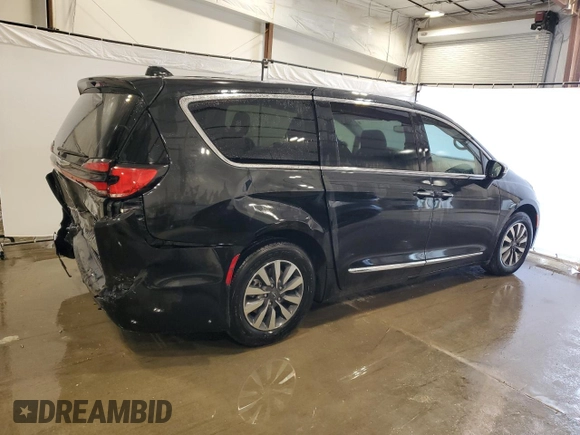 2023 Chrysler Pacifica Hybrid Limited with VIN 2C4RC1S75PR626237, listed as a Copart auction lot 60257305 with 61,864 mi miles and Salvage title. Bid and sale history available at DreamBid. Image 3.