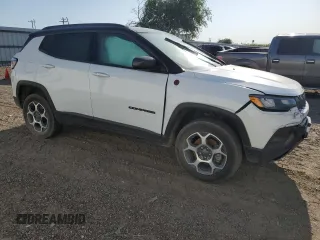 2022 Jeep Compass Trailhawk z VIN 3C4NJDDB5NT148841, wystawiony jako Copart lot #52532475 z przebiegiem 57 081 mil mil oraz Szkoda całkowita • Salvage title. Historia ofert i sprzedaży dostępna na DreamBid. Obrazek 4.
