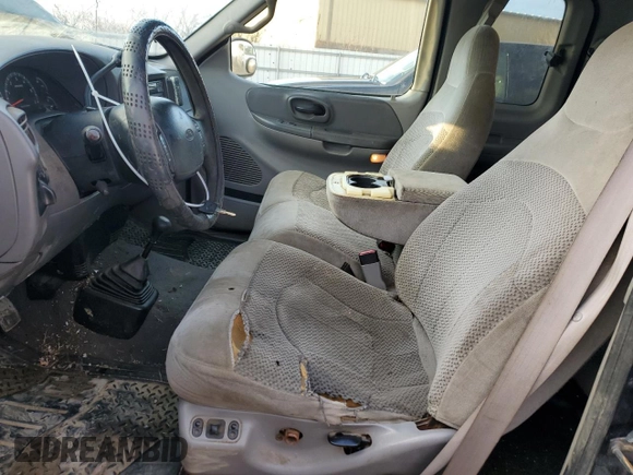 2000 Ford F-150 XL с VIN 1FTRX18L9YNB55880, выставлен на аукционе Copart как лот 53170225 с пробегом Не указан миль и Чистый • Clean title. История ставок и продаж доступна на DreamBid. Изображение 7.