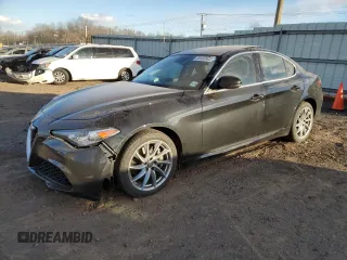 2018 Alfa Romeo Giulia with VIN ZARFAEDN6J7597695, listed as a Copart auction lot 39483903 with 45,318 mi miles. Bid and sale history available at carsss.com. Image 1.
