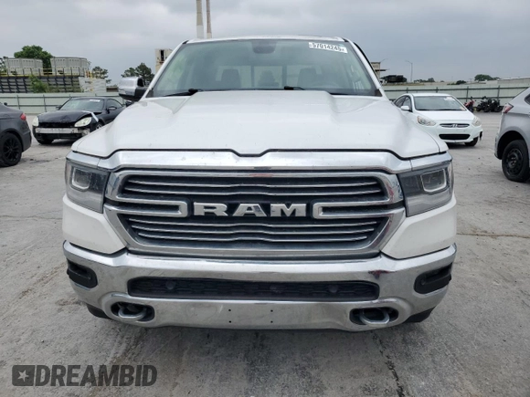 2019 Ram 1500 Laramie z VIN 1C6SRFJTXKN654141, wystawiony jako Copart lot #57014245 z przebiegiem 89 070 mil mil oraz Szkoda całkowita • Salvage title. Historia ofert i sprzedaży dostępna na DreamBid. Obrazek 5.