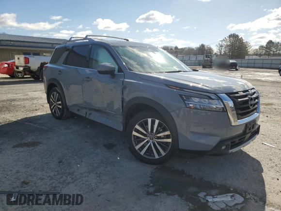 2022 Nissan Pathfinder Platinum z VIN 5N1DR3DJ0NC261450, wystawiony jako Copart lot #52529575 z przebiegiem 52 490 mil mil oraz Szkoda całkowita • Salvage title. Historia ofert i sprzedaży dostępna na DreamBid. Obrazek 4.