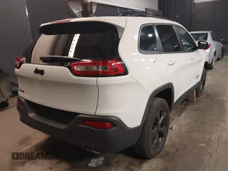 2018 Jeep Cherokee Latitude z VIN 1C4PJMCX0JD505901, wystawiony jako IAAI lot #41615476 z przebiegiem 106 873 mil mil oraz . Historia ofert i sprzedaży dostępna na DreamBid. Obrazek 4.