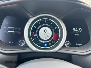 2021 Aston Martin DB11 V8 z VIN SCFRMFAWXMGL10429, wystawiony jako Copart lot #57315395 z przebiegiem 1737 mil mil oraz Tytuł czysty. Historia ofert i sprzedaży dostępna na DreamBid. Obrazek 8.