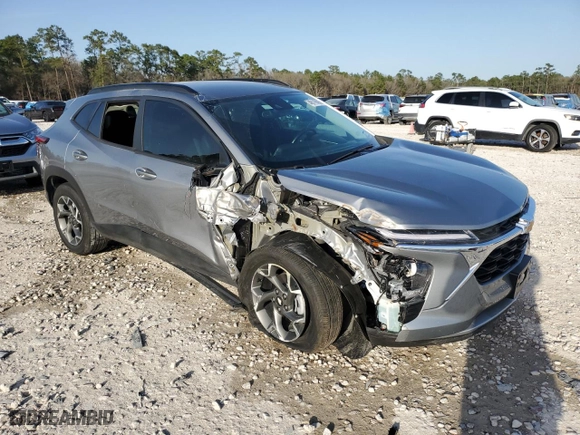 2025 Chevrolet Trax LT with VIN KL77LHEP1SC028088, listed as a Copart auction lot 48116095 with 11,926 mi miles and Salvage Title. Bid and sale history available at carsss.com. Image 4.