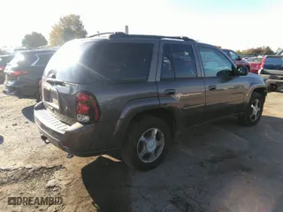 2008 Chevrolet TrailBlazer Fleet w/2FL with VIN 1GNDT13S282152056, listed as a IAAI auction lot 37819359 with 183,573 mi miles. Bid and sale history available at carsss.com. Image 4.