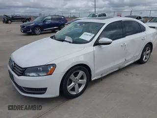 2012 Volkswagen Passat SE с VIN 1VWBH7A38CC028566, выставлен на аукционе IAAI как лот 41488709 с пробегом 140 197 миль миль и . История ставок и продаж доступна на DreamBid. Изображение 2.