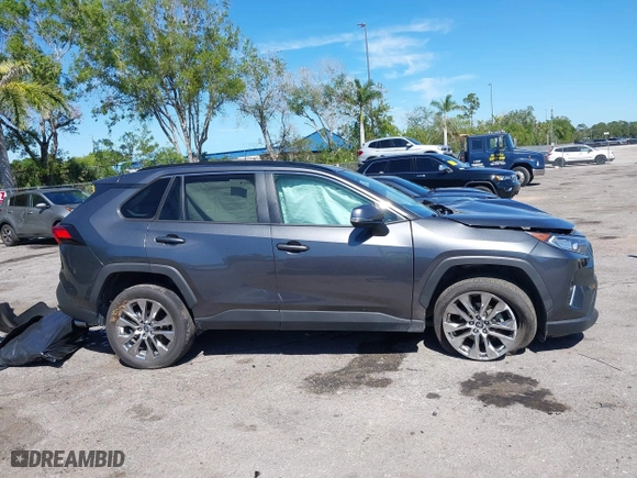 2021 Toyota RAV4 XLE Premium with VIN 2T3C1RFV5MC110773, listed as a IAAI auction lot 41863406 with 36,948 mi miles. Bid and sale history available at carsss.com. Image 13.