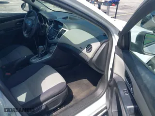 2014 Chevrolet Cruze LS with VIN 1G1PA5SH9E7178783, listed as a IAAI auction lot 42051940 with 96,587 mi miles. Bid and sale history available at carsss.com. Image 5.