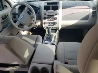 2012 Ford Escape XLT z VIN 1FMCU0D71CKA38530, wystawiony jako Copart lot #54211035 z przebiegiem 136 193 mil mil oraz Szkoda całkowita • Salvage title. Historia ofert i sprzedaży dostępna na DreamBid. Obrazek 8.
