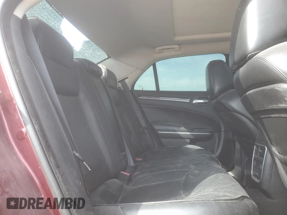 2019 Chrysler 300 Limited with VIN 2C3CCAEG9KH631316, listed as a Copart auction lot 45839305 with 141,040 mi miles and Salvage Title. Bid and sale history available at DreamBid. Image 10.