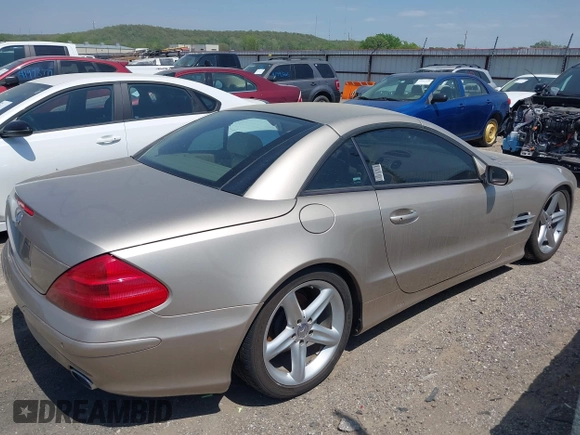 2004 Mercedes-Benz SL 500 z VIN WDBSK75F34F071610, wystawiony jako IAAI lot #42042918 z przebiegiem Nie podano mil oraz . Historia ofert i sprzedaży dostępna na DreamBid. Obrazek 13.