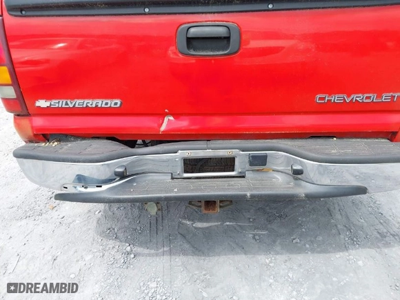 2001 Chevrolet Silverado 1500 LS with VIN 2GCEC19T511133164, listed as a IAAI auction lot 42040766 with 190,186 mi miles. Bid and sale history available at carsss.com. Image 6.