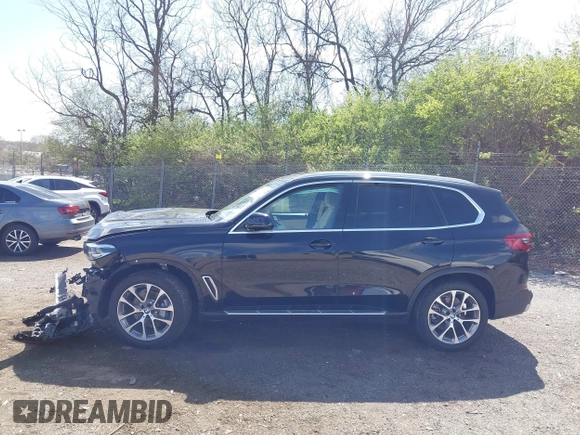 2020 BMW X5 xDrive40i with VIN 5UXCR6C03L9B42670, listed as a IAAI auction lot 41977126 with Not provided miles and . Bid and sale history available at DreamBid. Image 14.